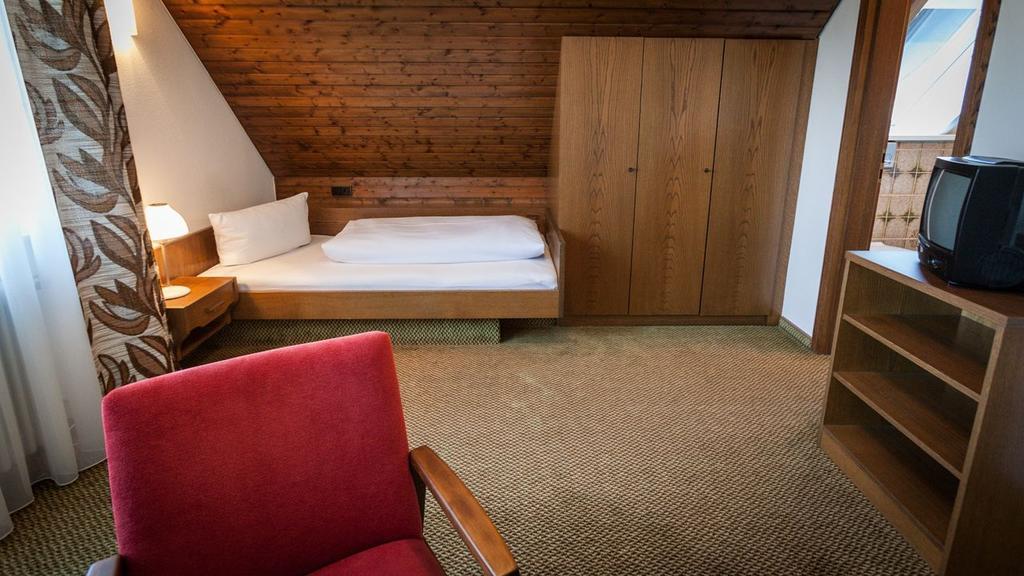 Gasthaus Zum Hirsch Gutach Room photo